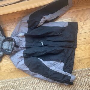 The north face kids boys  Black and Gray Jacket xl 16/18